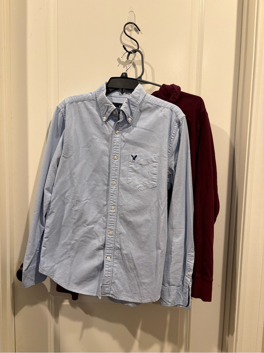 Lot of 2- American Eagle Outfitters Oxford Button-Down Shirt and maroon hoodie M